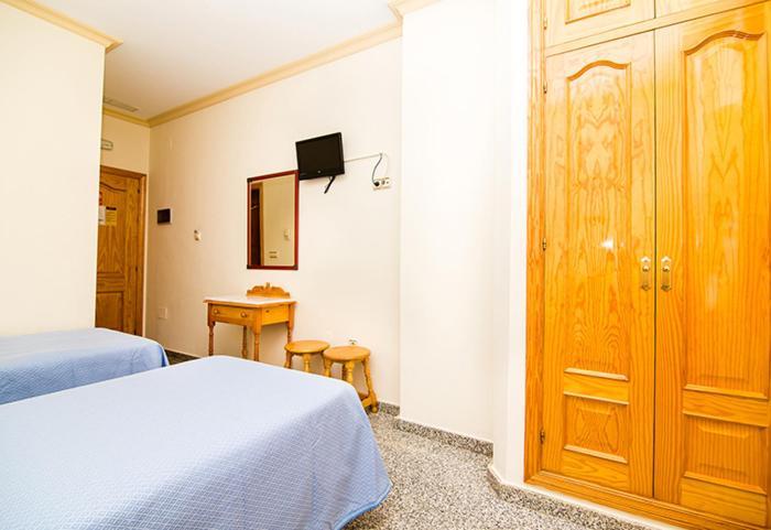 Hostal Los Corchos Fuengirola Exterior photo