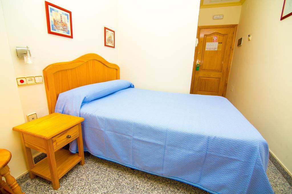 Hostal Los Corchos Fuengirola Exterior photo